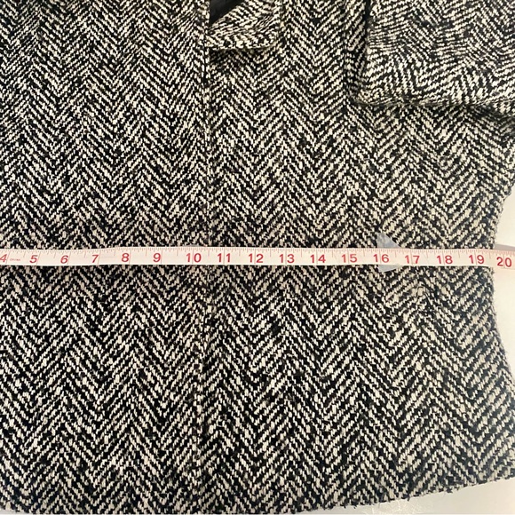 Anne Klein Elegant Black & White Tweed 3/4 sleeve Cropped Swing Lined Jacket, 10 - Picture 14 of 16